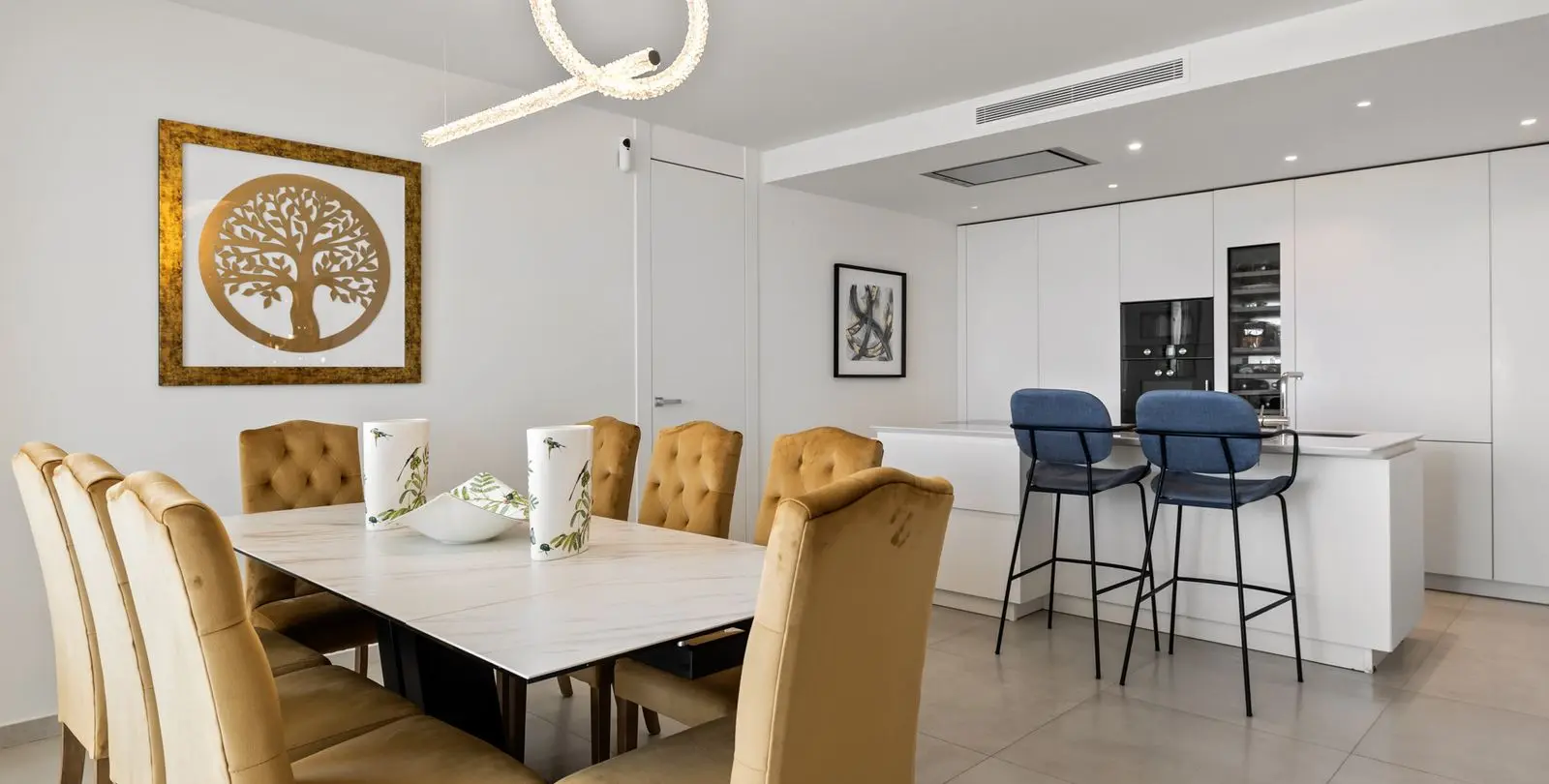 Venta de apartamento en planta media en Nueva Andalucía 9