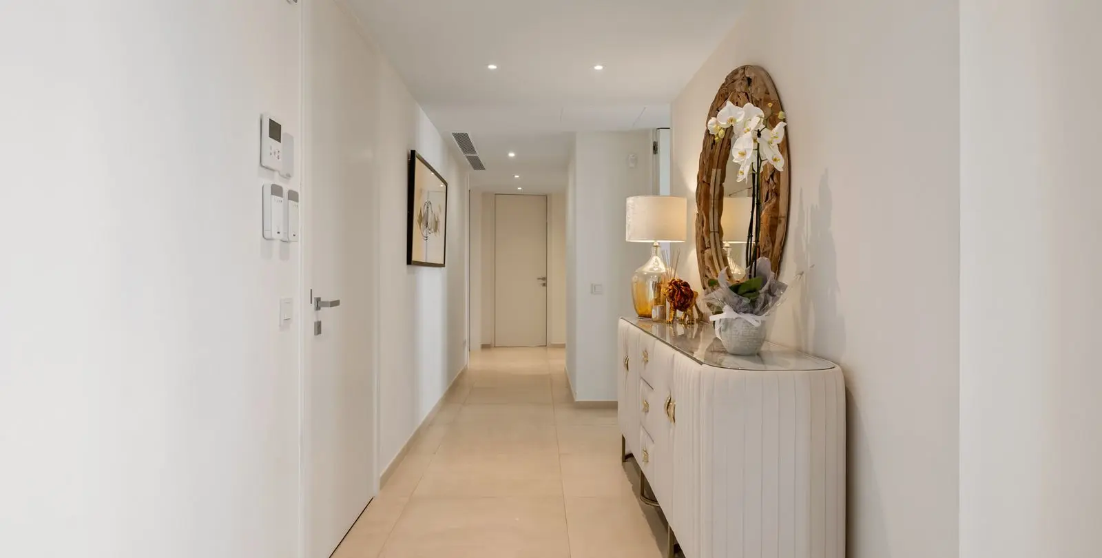 Venta de apartamento en planta media en Nueva Andalucía 10