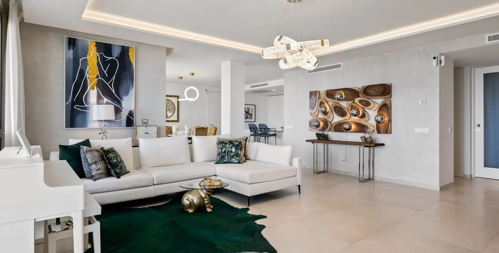 Venta de apartamento en planta media en Nueva Andalucía 13