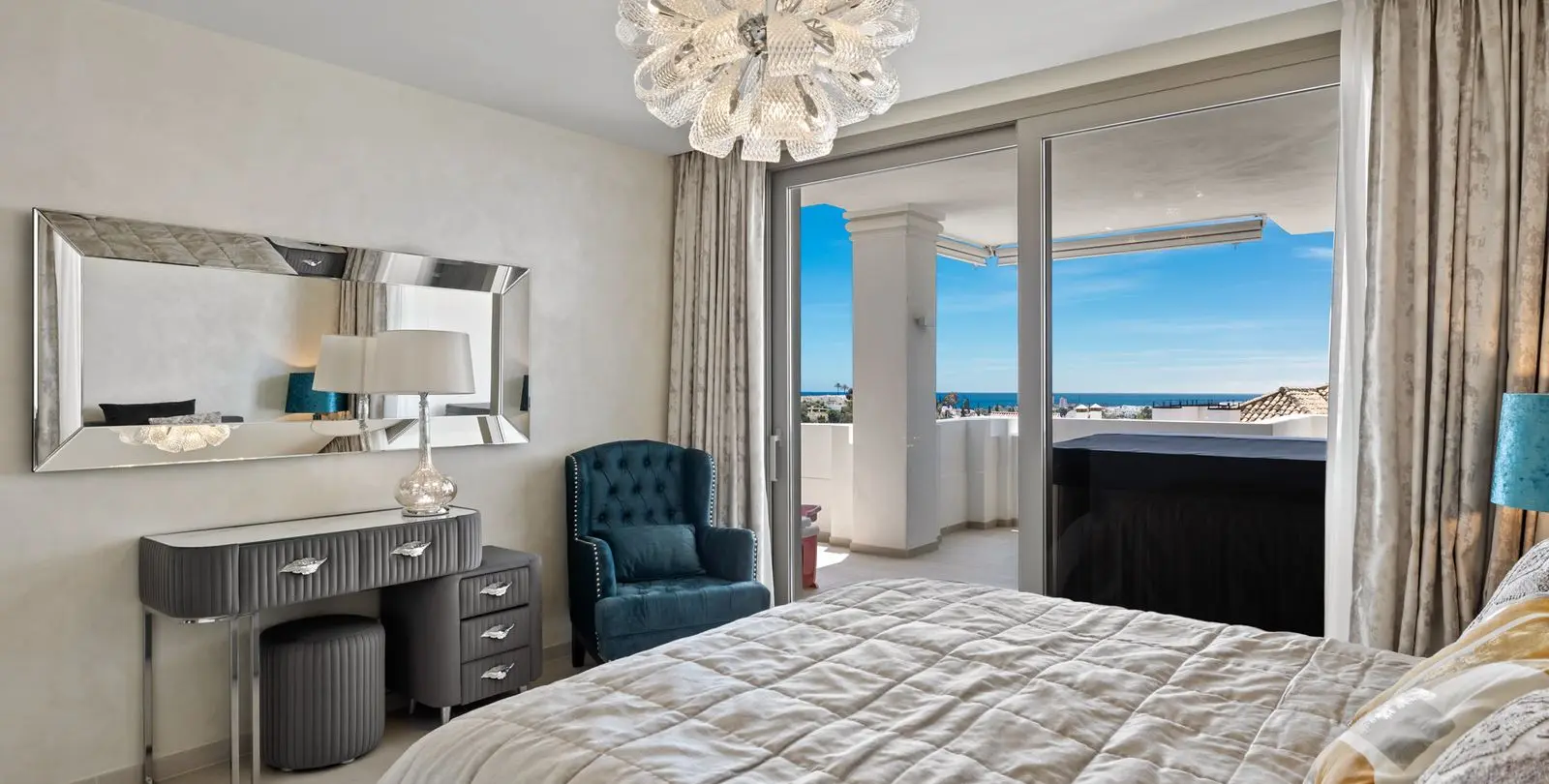 Venta de apartamento en planta media en Nueva Andalucía 16