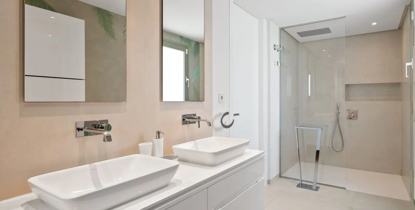 Venta de apartamento en planta media en Nueva Andalucía 22