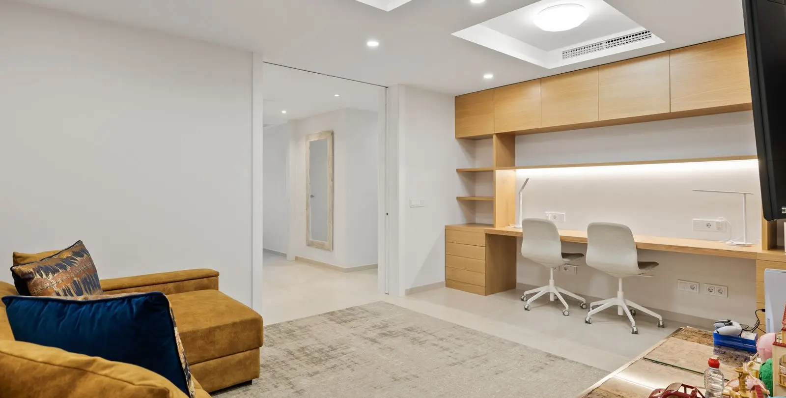 Venta de apartamento en planta media en Nueva Andalucía 25