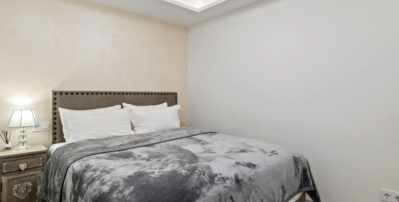 Venta de apartamento en planta media en Nueva Andalucía 26