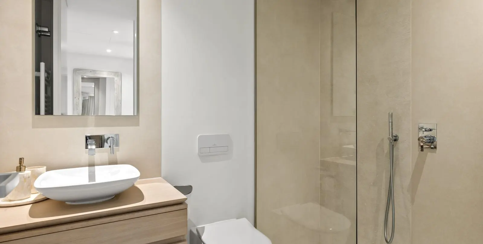 Venta de apartamento en planta media en Nueva Andalucía 33