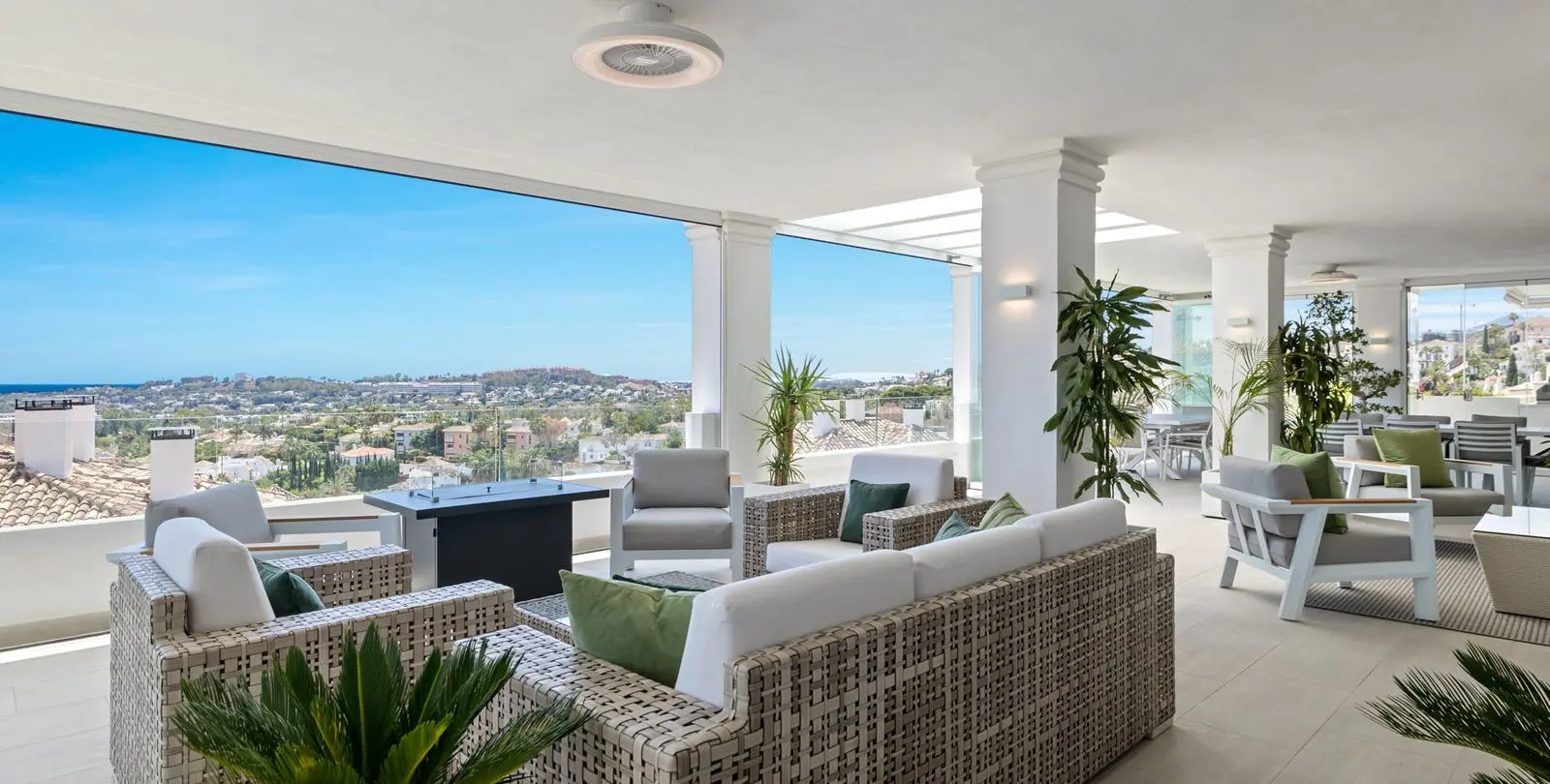 Venta de apartamento en planta media en Nueva Andalucía 68