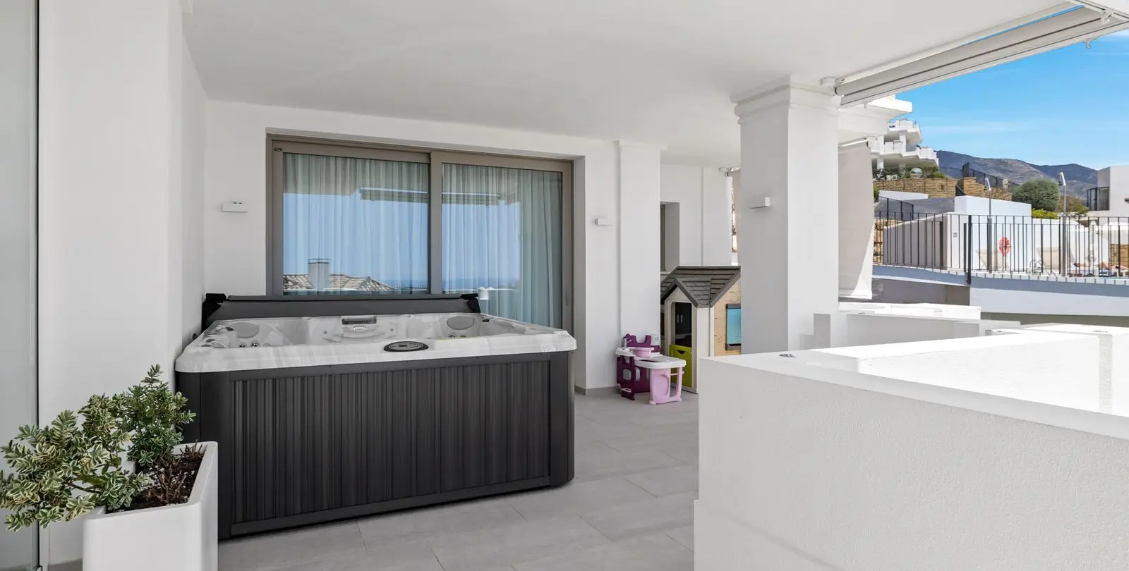 Venta de apartamento en planta media en Nueva Andalucía 72