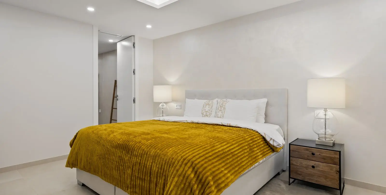 Venta de apartamento en planta media en Nueva Andalucía 76