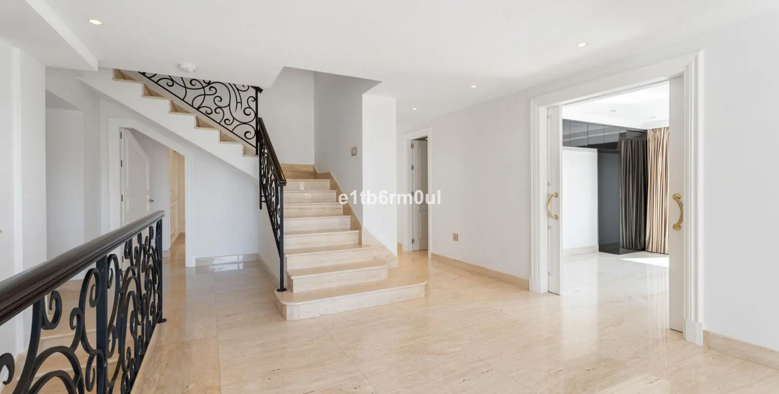 Venta de villa independiente en Benahavís 13