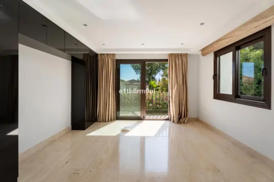 Image 24 thumb
