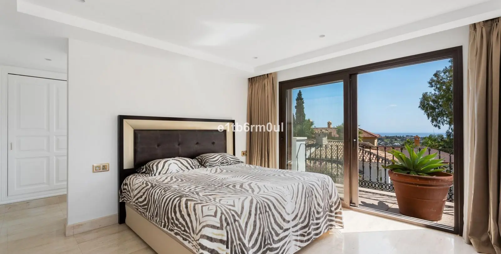 Venta de villa independiente en Benahavís 39