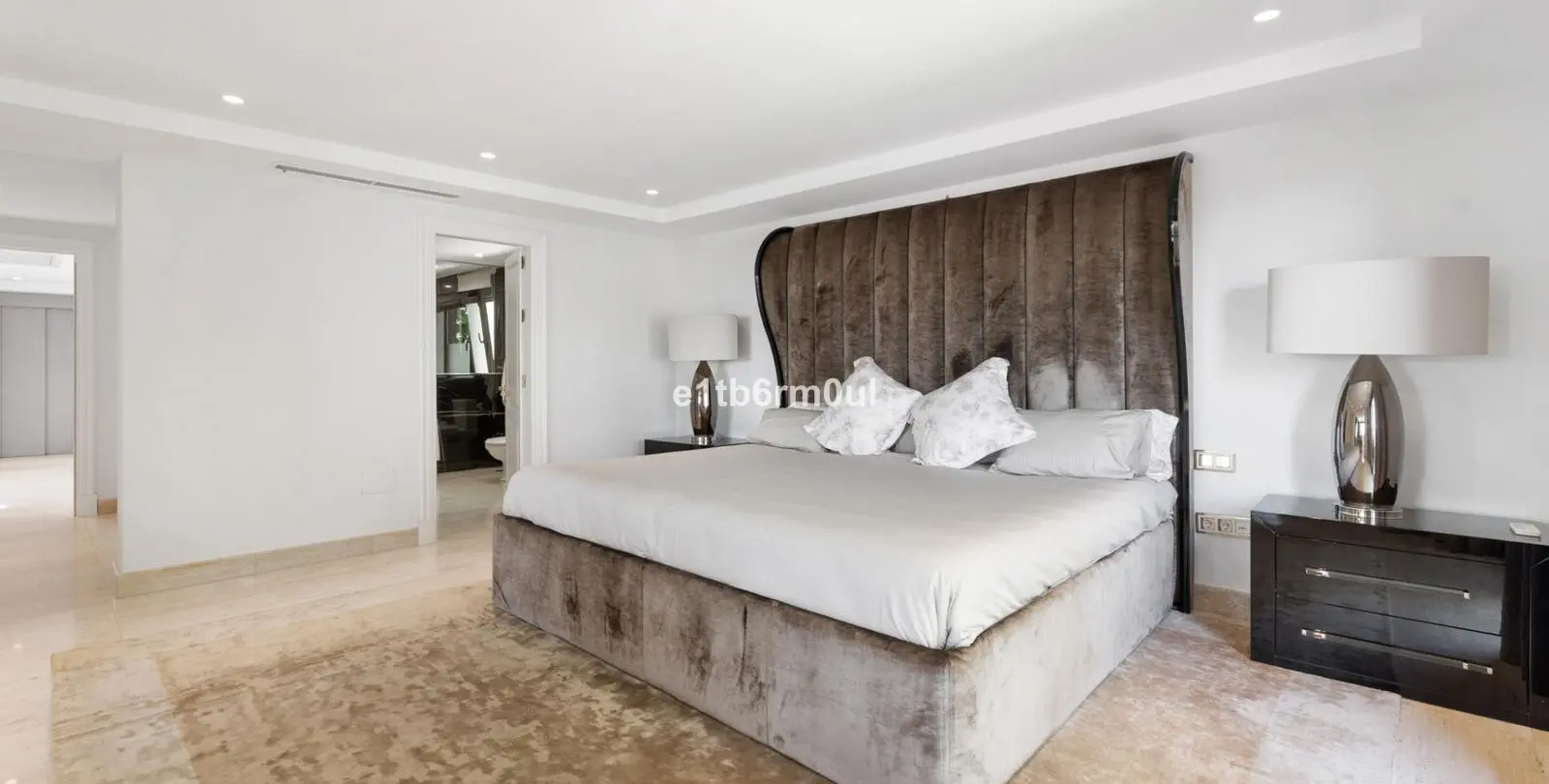 Venta de villa independiente en Benahavís 47