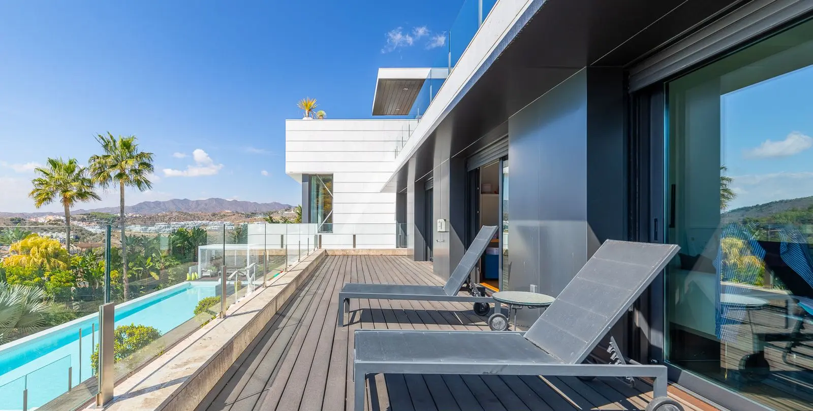 Venta de villa independiente en Málaga Este 25