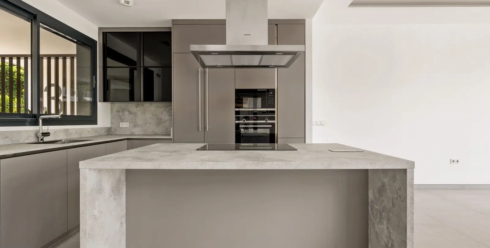 Sale of semi-detached house in Río Real 4