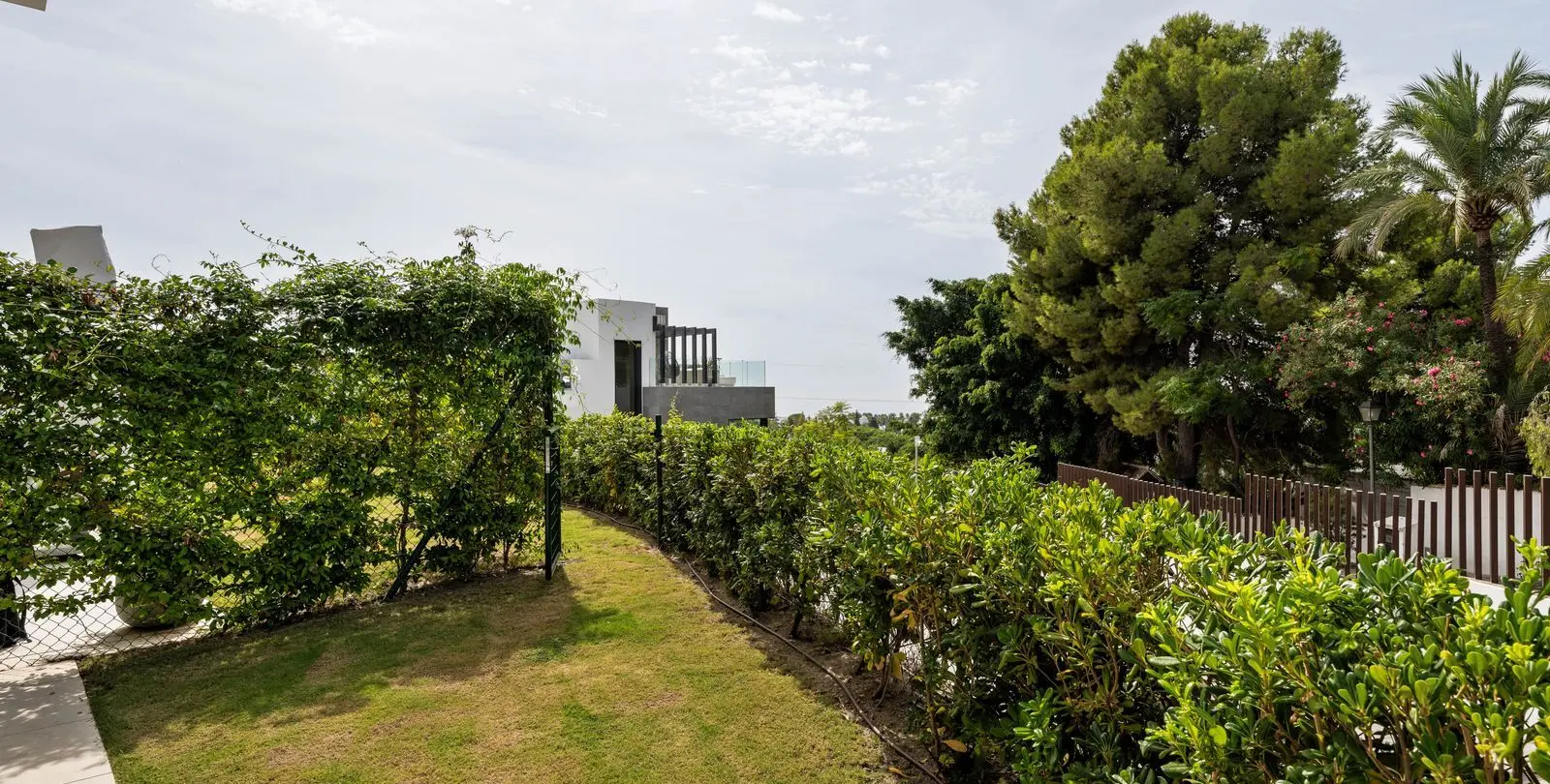 Sale of semi-detached house in Río Real 7