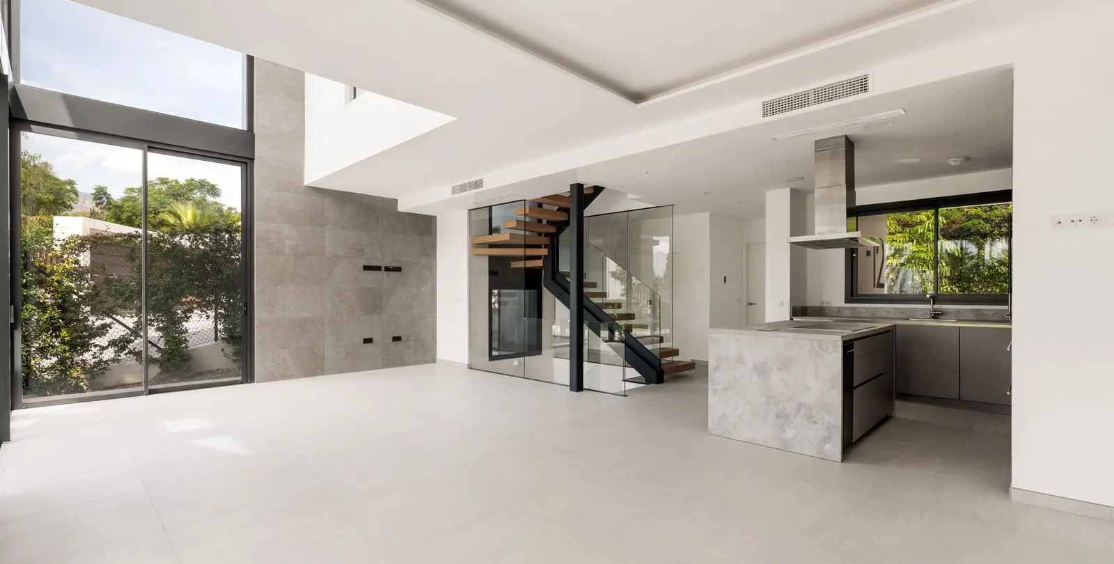 Sale of semi-detached house in Río Real 8