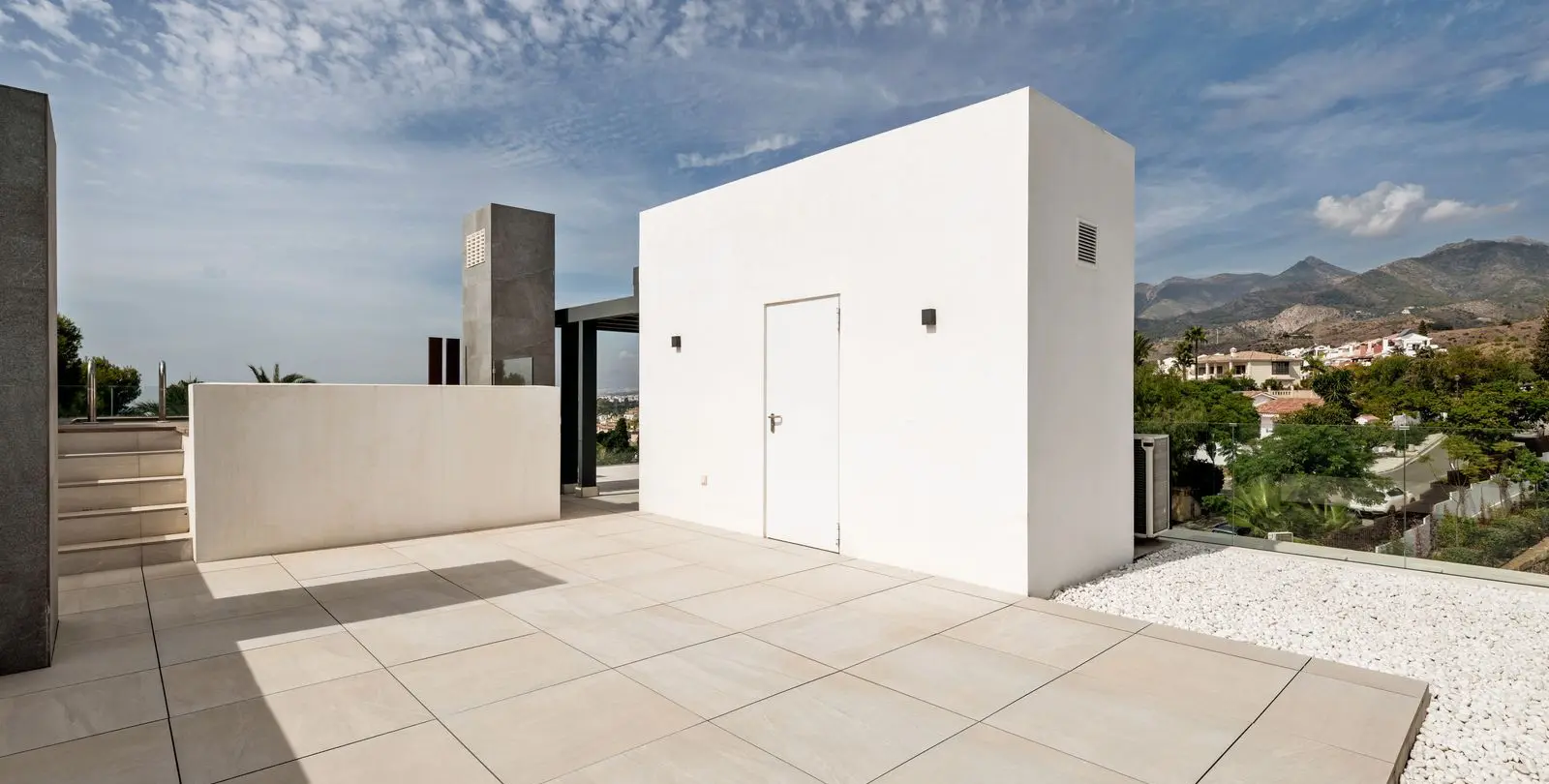 Sale of semi-detached house in Río Real 22