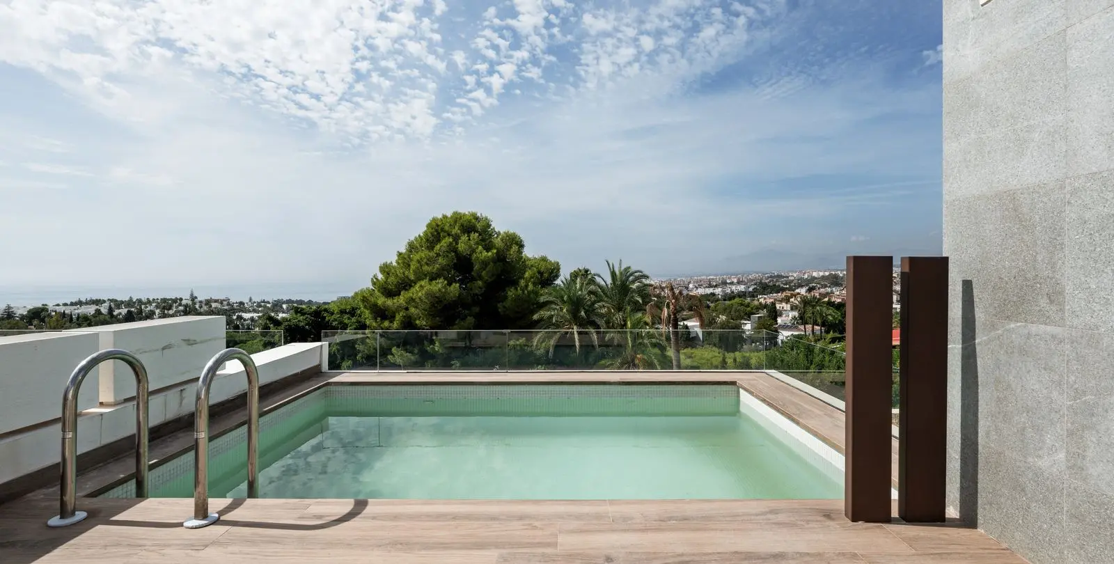 Sale of semi-detached house in Río Real 24