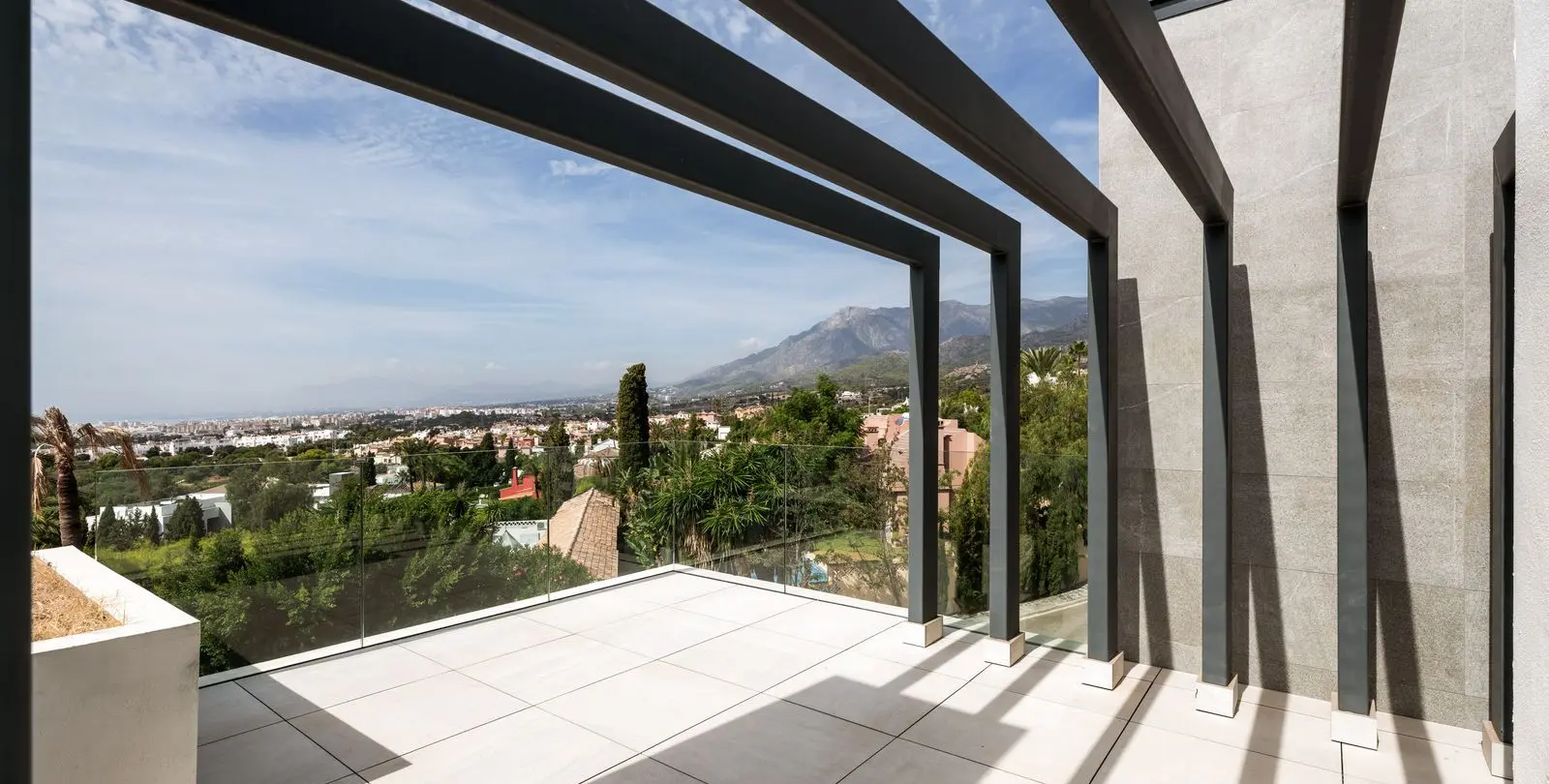 Sale of semi-detached house in Río Real 27
