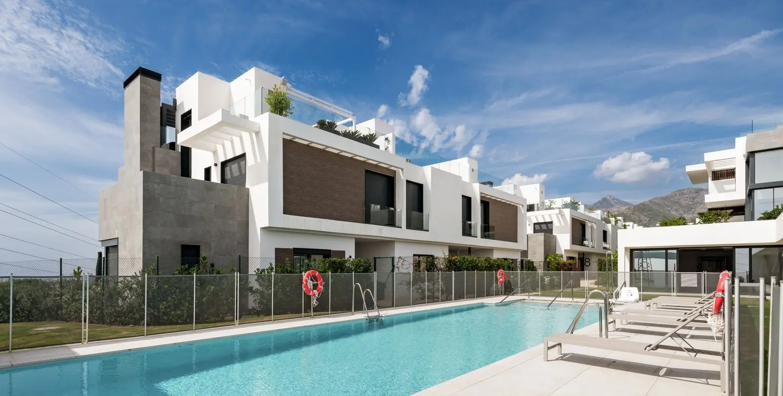 Sale of semi-detached house in Río Real 36