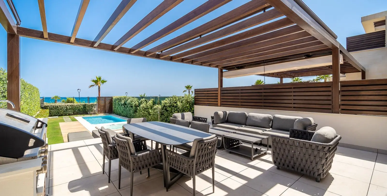 Sale of townhouse in Estepona 3