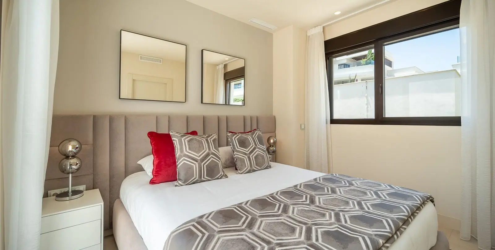 Sale of townhouse in Estepona 16