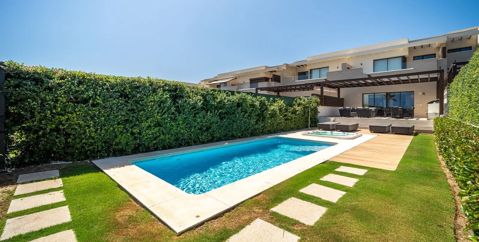 Sale of townhouse in Estepona 33