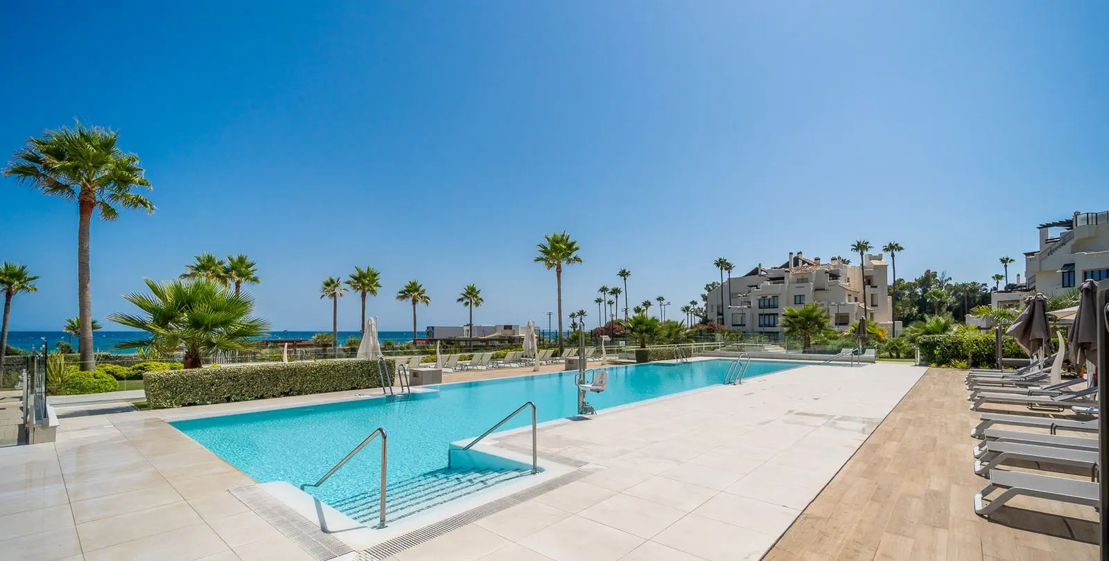 Sale of townhouse in Estepona 35