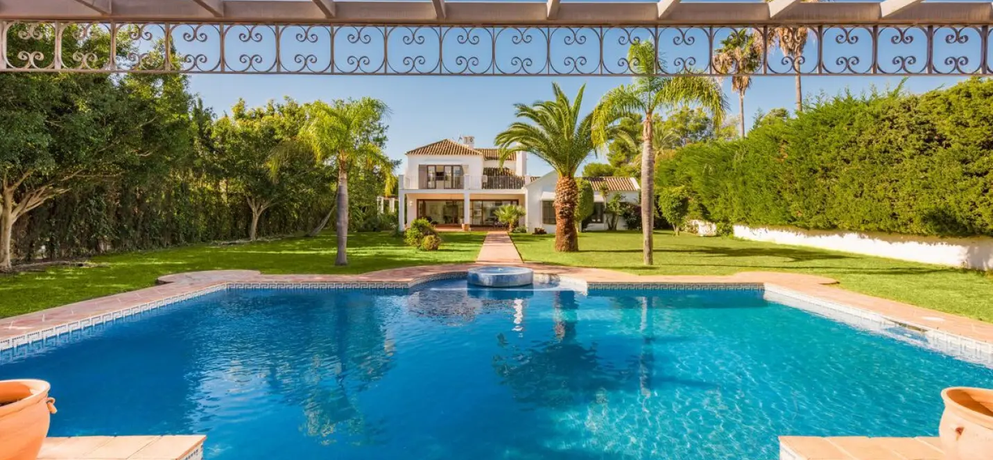 Venta de villa independiente en Guadalmina Baja 2