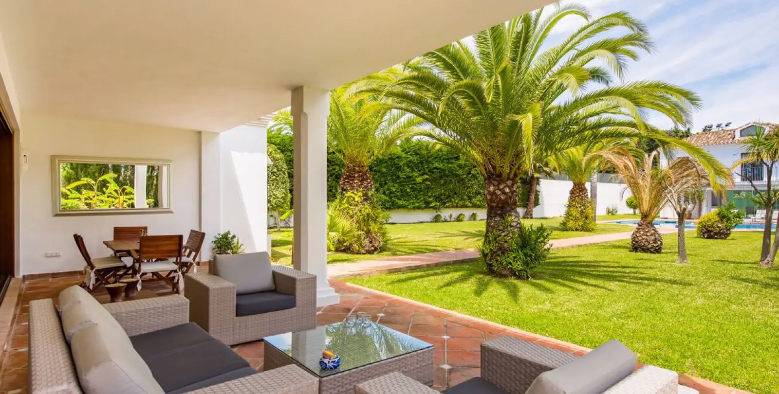 Sale of detached villa in Guadalmina Baja 5