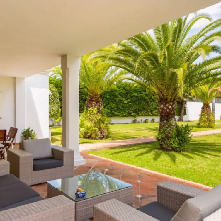 Venta de villa independiente en Guadalmina Baja