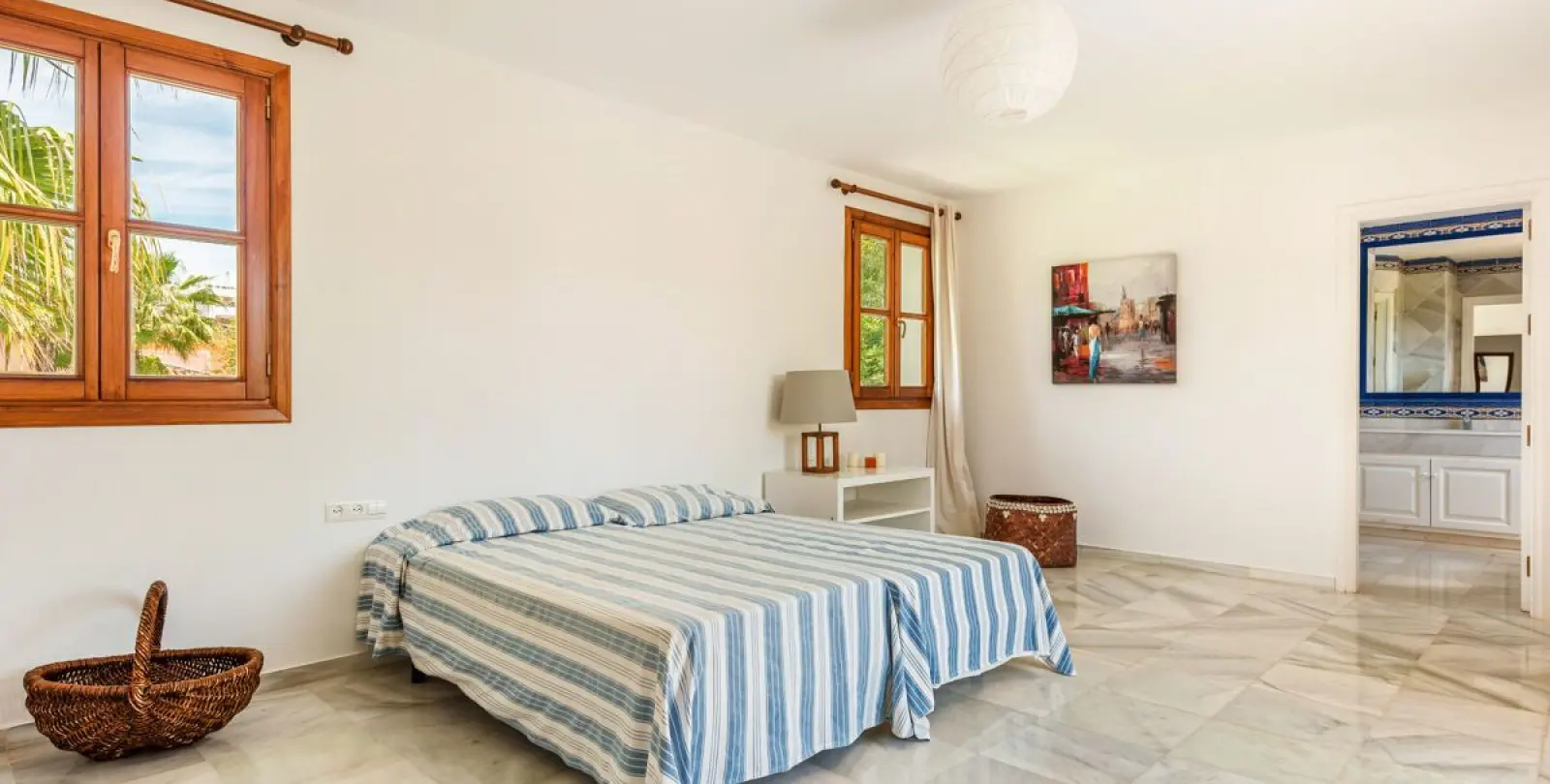 Sale of detached villa in Guadalmina Baja 10