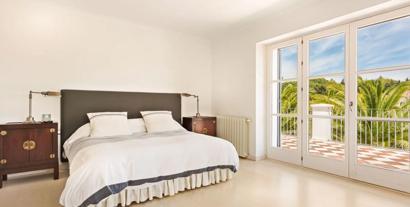Sale of detached villa in Guadalmina Baja 12