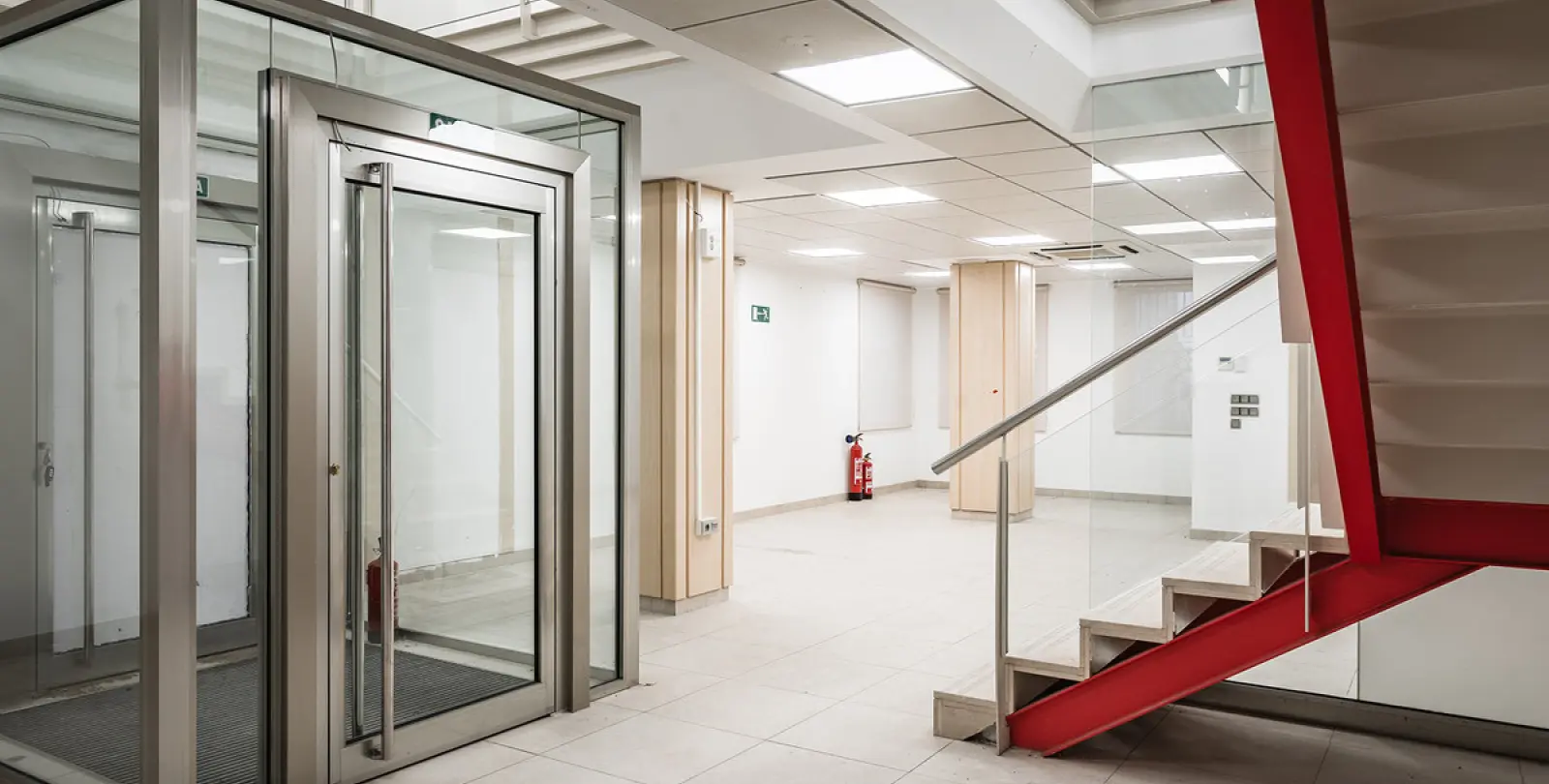 Long-term rent of commercial premises in Puerto Banús 14