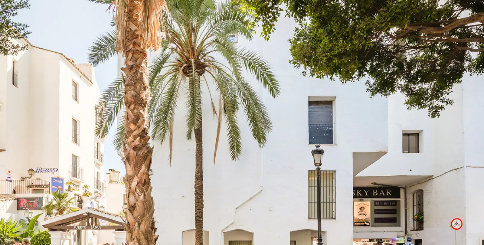 Long-term rent of commercial premises in Puerto Banús 35