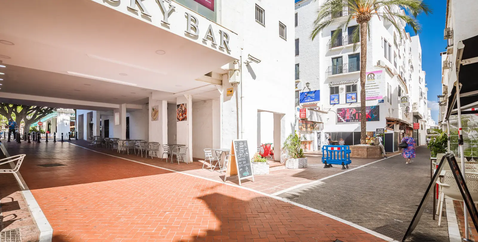 Long-term rent of commercial premises in Puerto Banús 43