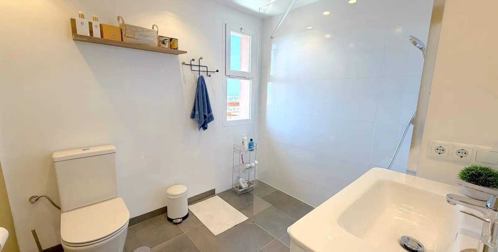 Sale of penthouse in Torreblanca 27