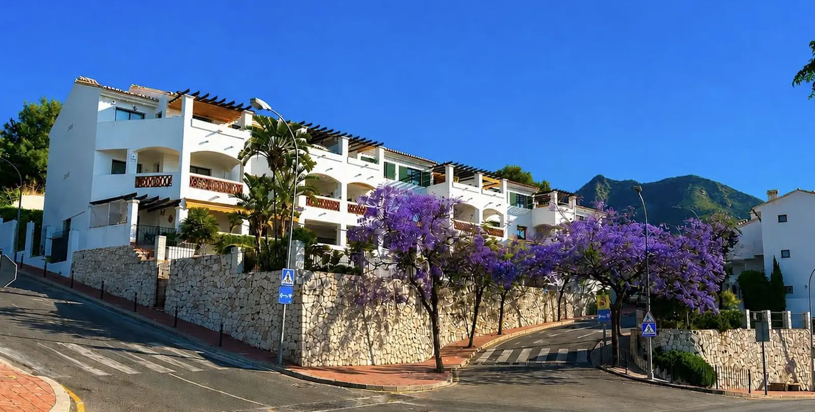 Sale of middle floor apartment in Benalmadena Pueblo 16