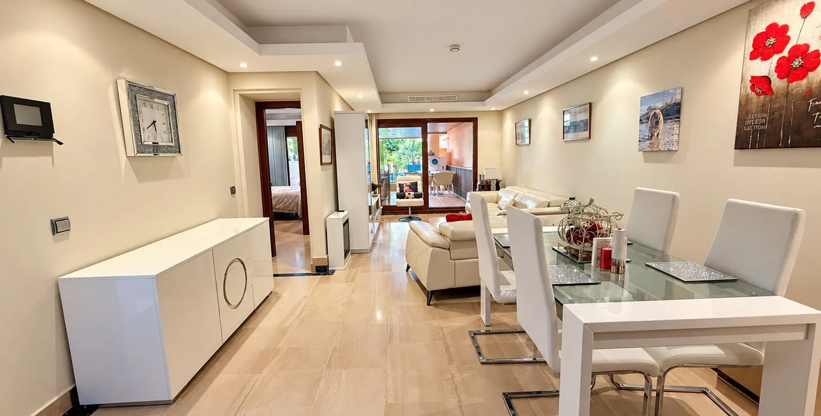 Venta de apartamento en planta baja en Estepona 3