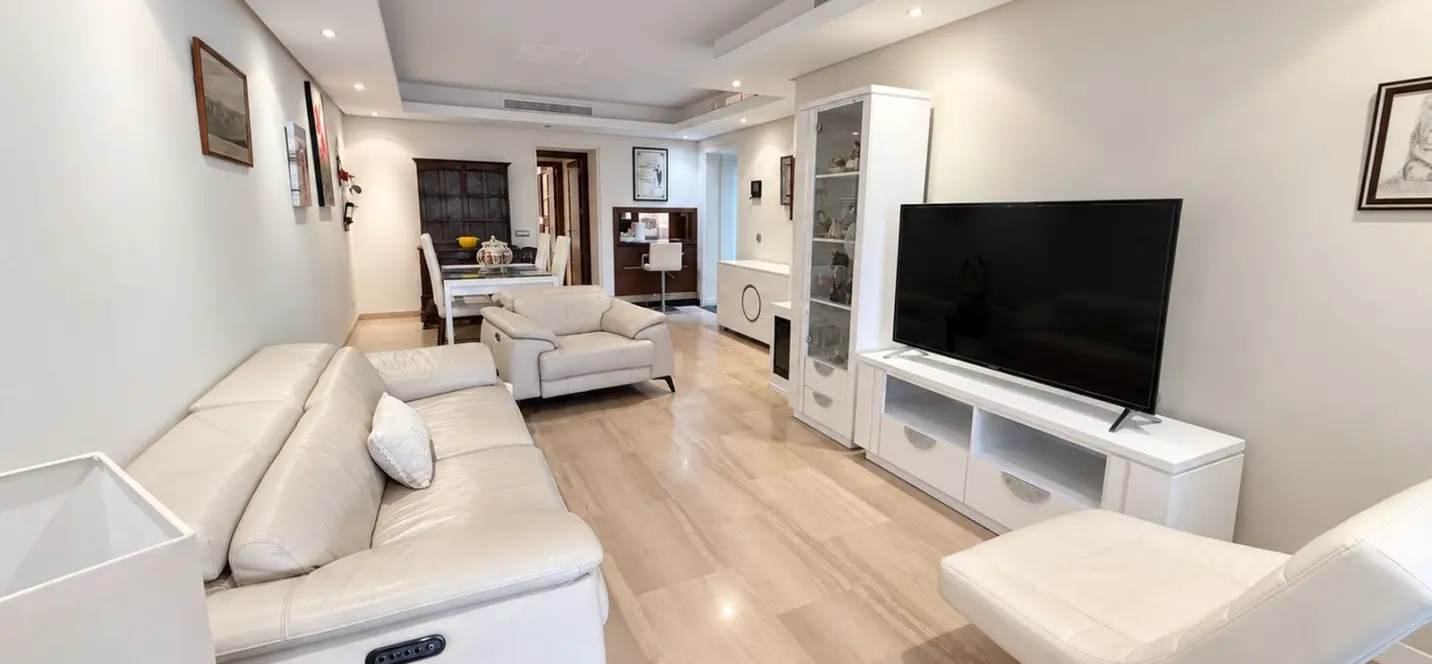 Venta de apartamento en planta baja en Estepona 3