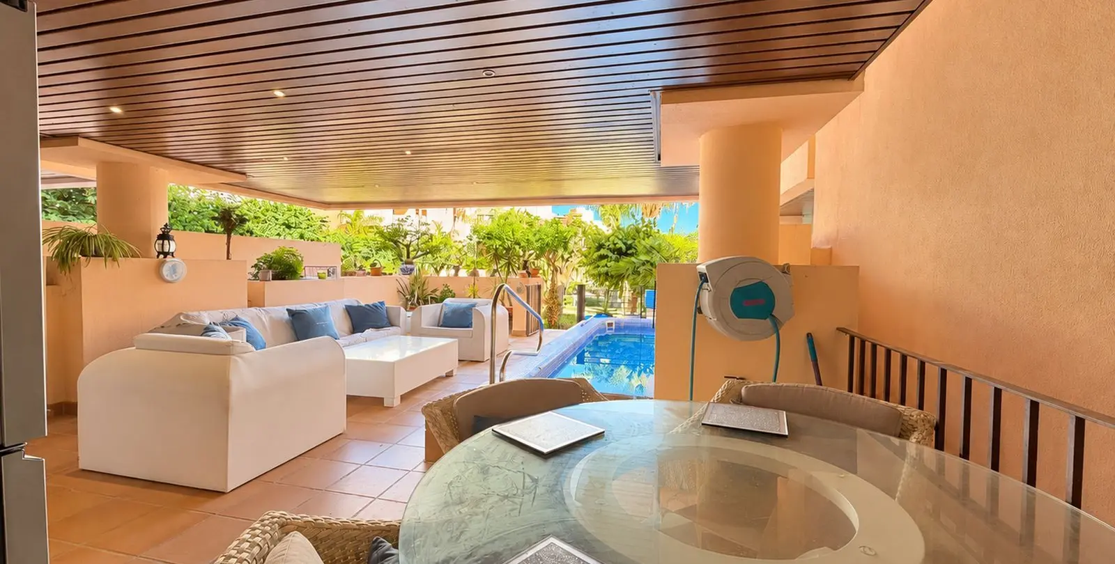 Venta de apartamento en planta baja en Estepona 5