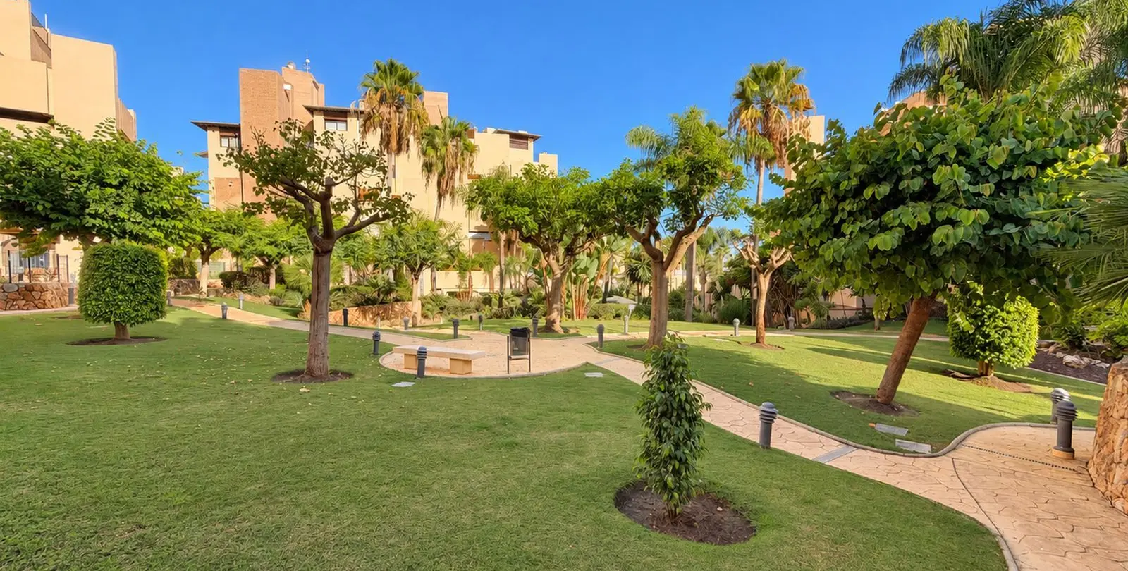Venta de apartamento en planta baja en Estepona 21