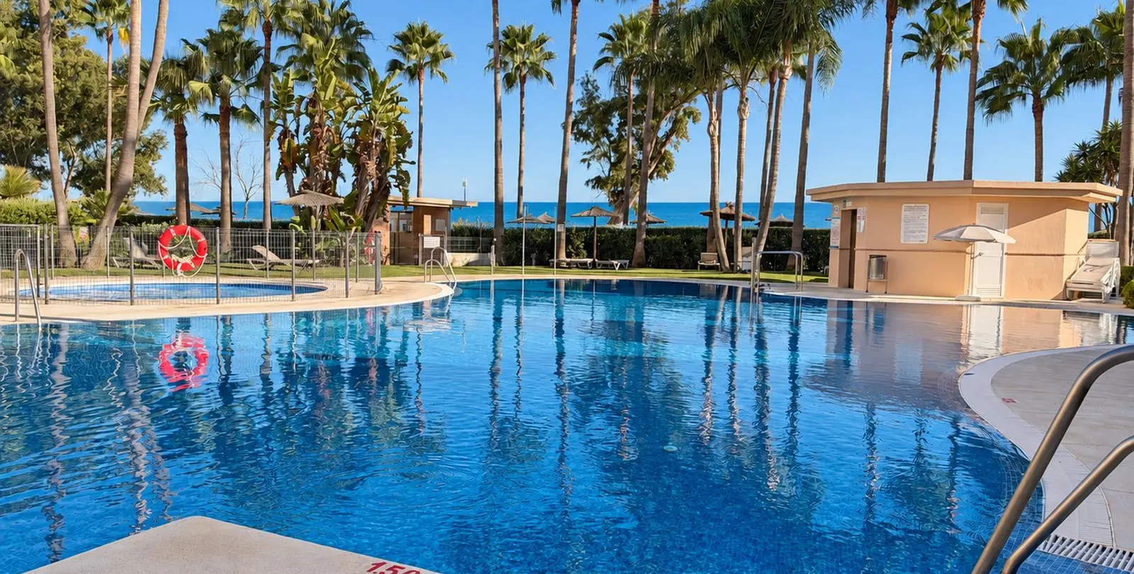 Продажа апартаментов на первом этаже в Estepona 1
