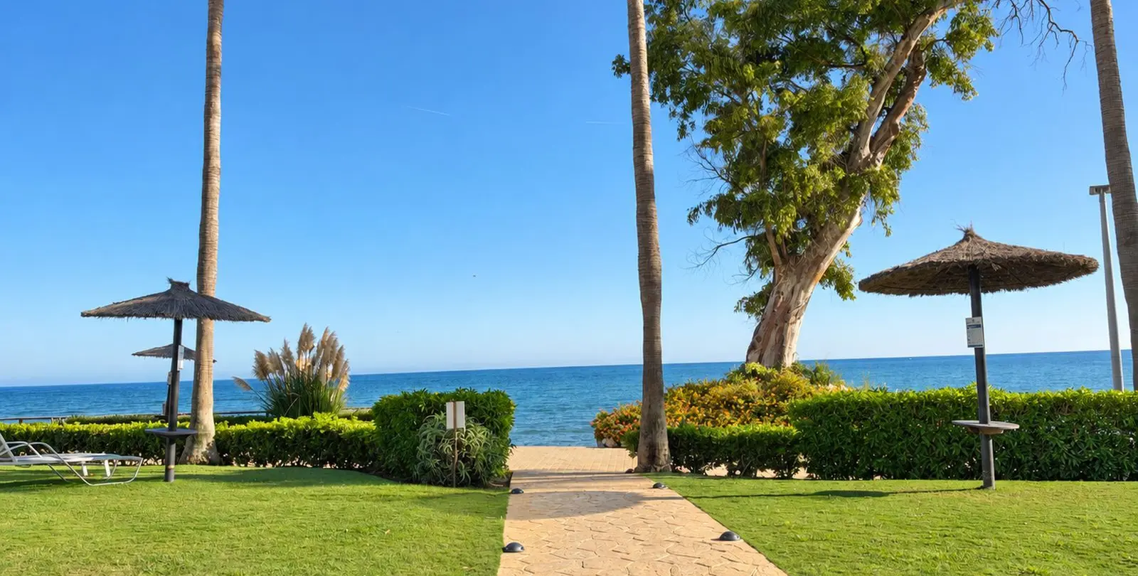 Продажа апартаментов на первом этаже в Estepona 28