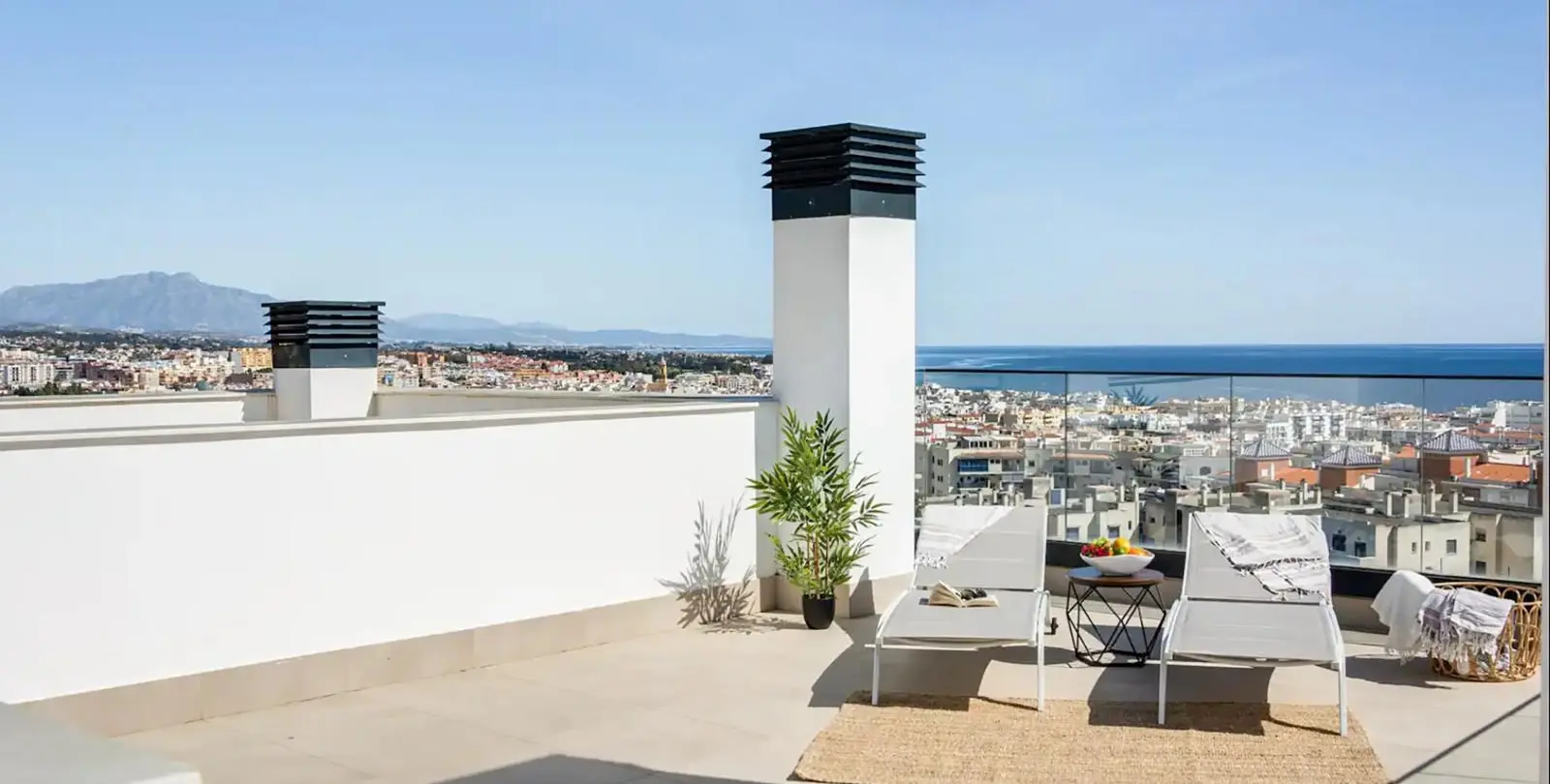 Продажа двухуровневого пентхауса в Estepona 2