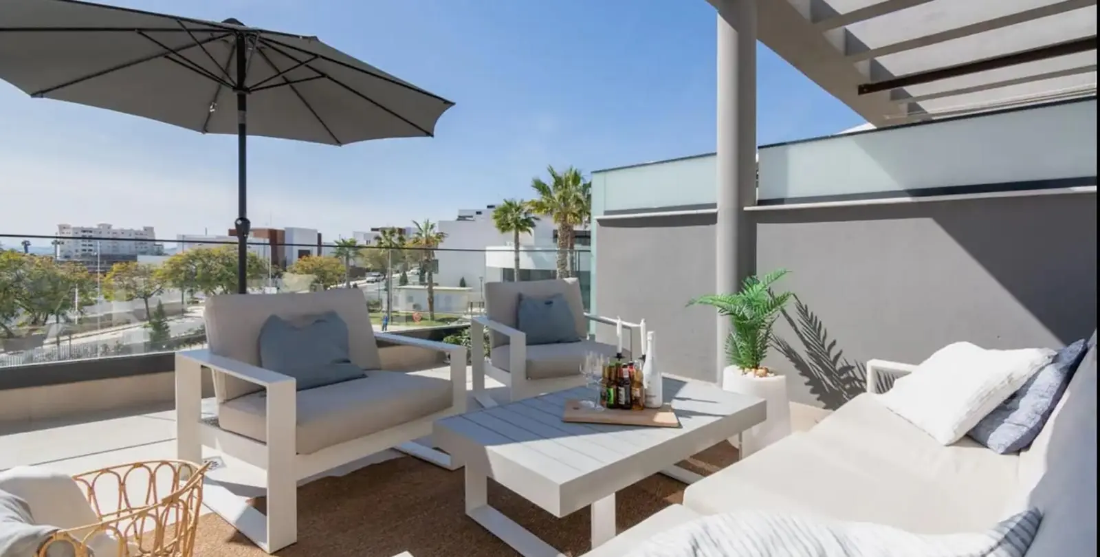 Продажа двухуровневого пентхауса в Estepona 5