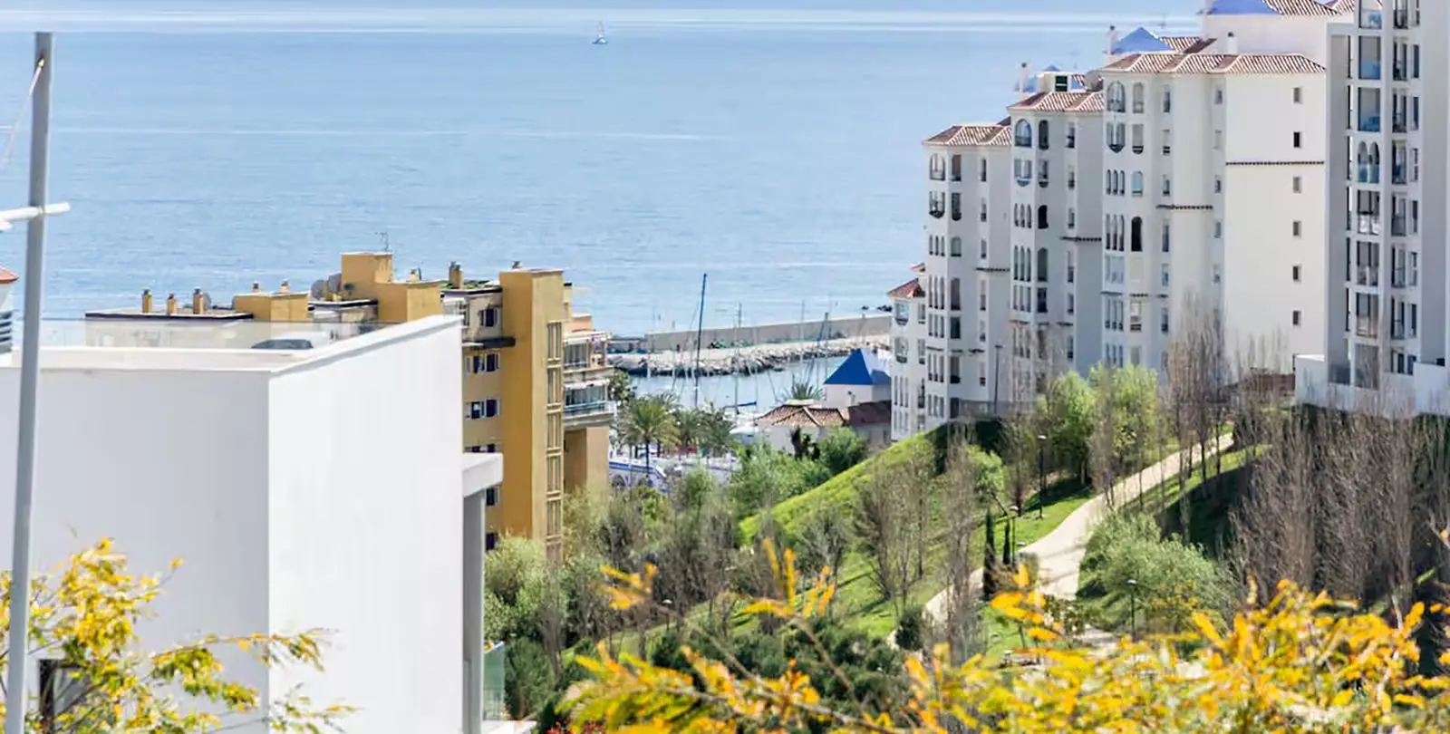 Продажа двухуровневого пентхауса в Estepona 30