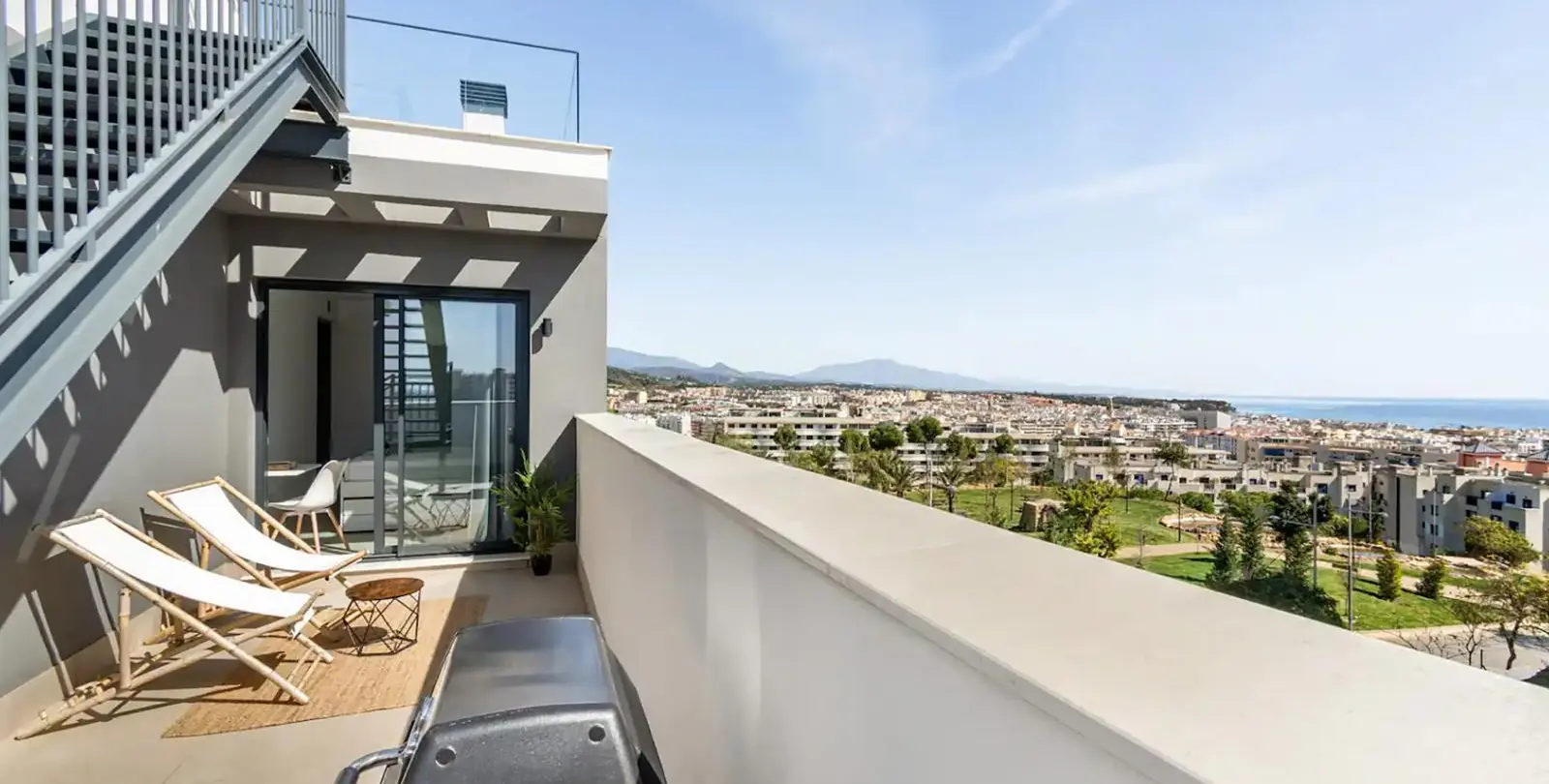 Продажа двухуровневого пентхауса в Estepona 33