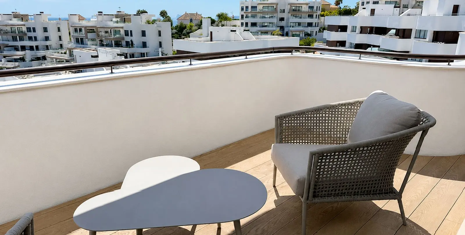 Продажа двухуровневого пентхауса в Estepona 26