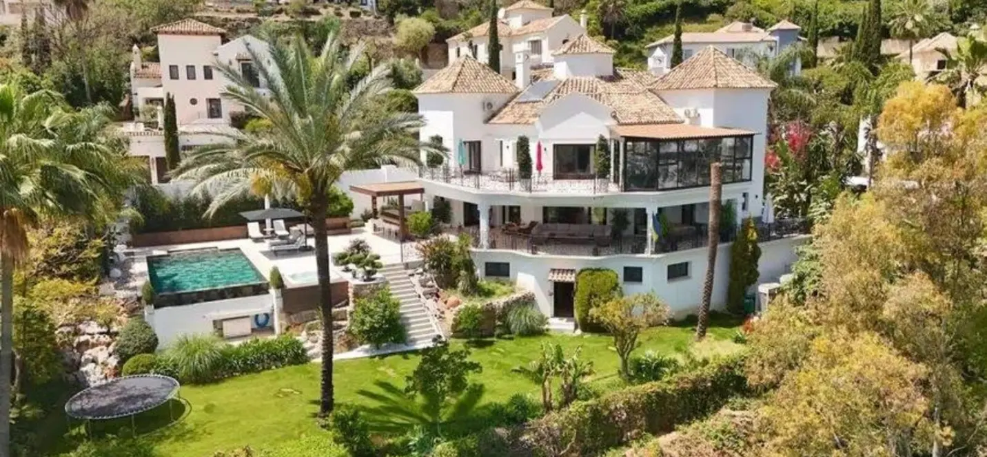 Продажа  отдельно стоящей виллы в Los Arqueros 0