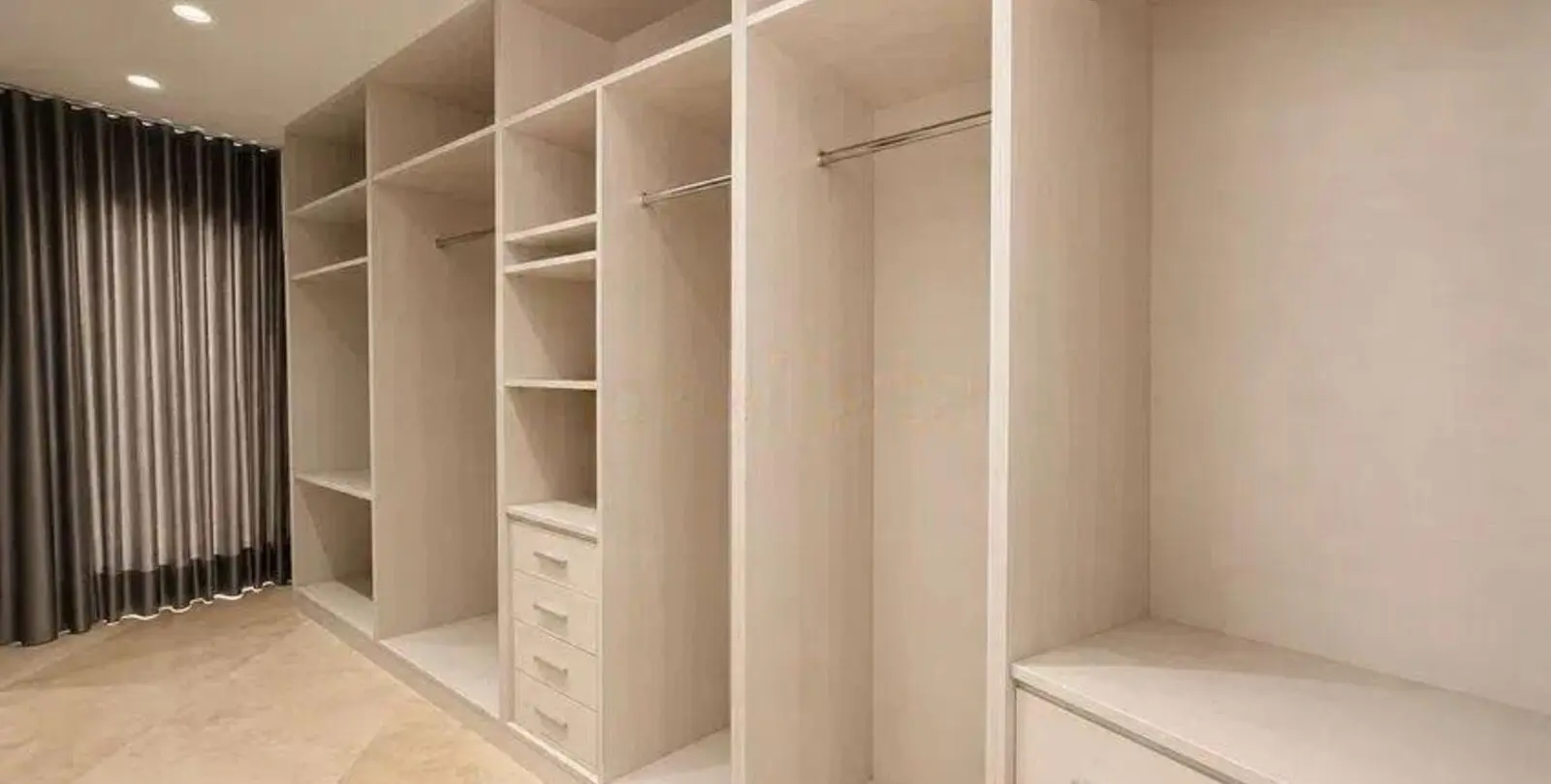 Продажа  отдельно стоящей виллы в Los Arqueros 34